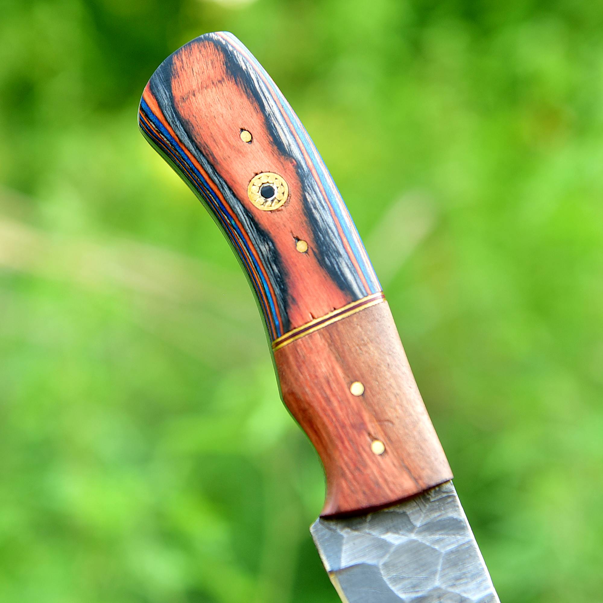 Blaze Stripe Damascus Fixed Blade Knife – Patterned Damascus Steel with Multi-Tone Handle {FREE GIFT}