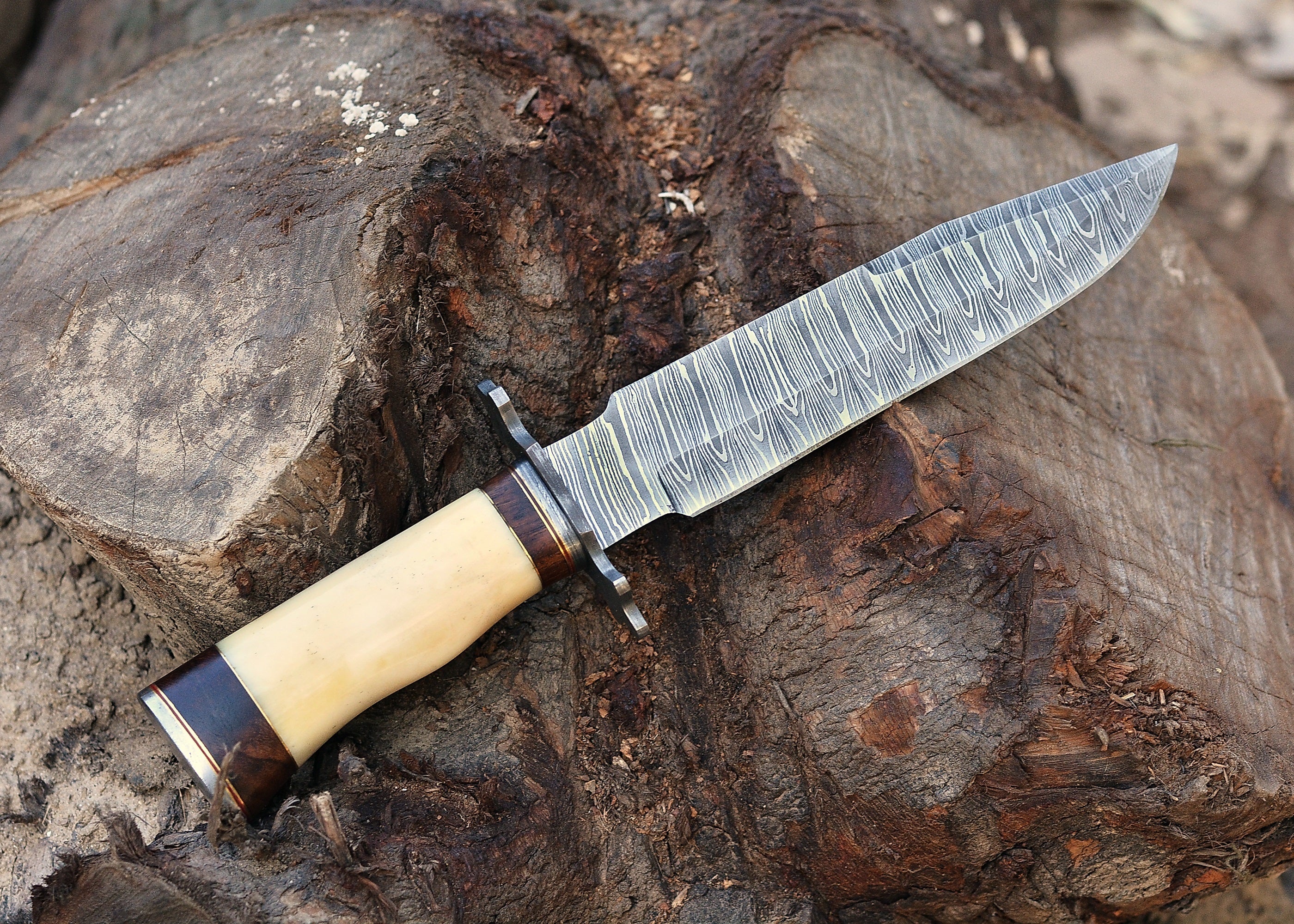 Ivory Trail Damascus Fixed Blade Knife – Layered Damascus Steel with Ivory & Wood Handle {FREE GIFT}