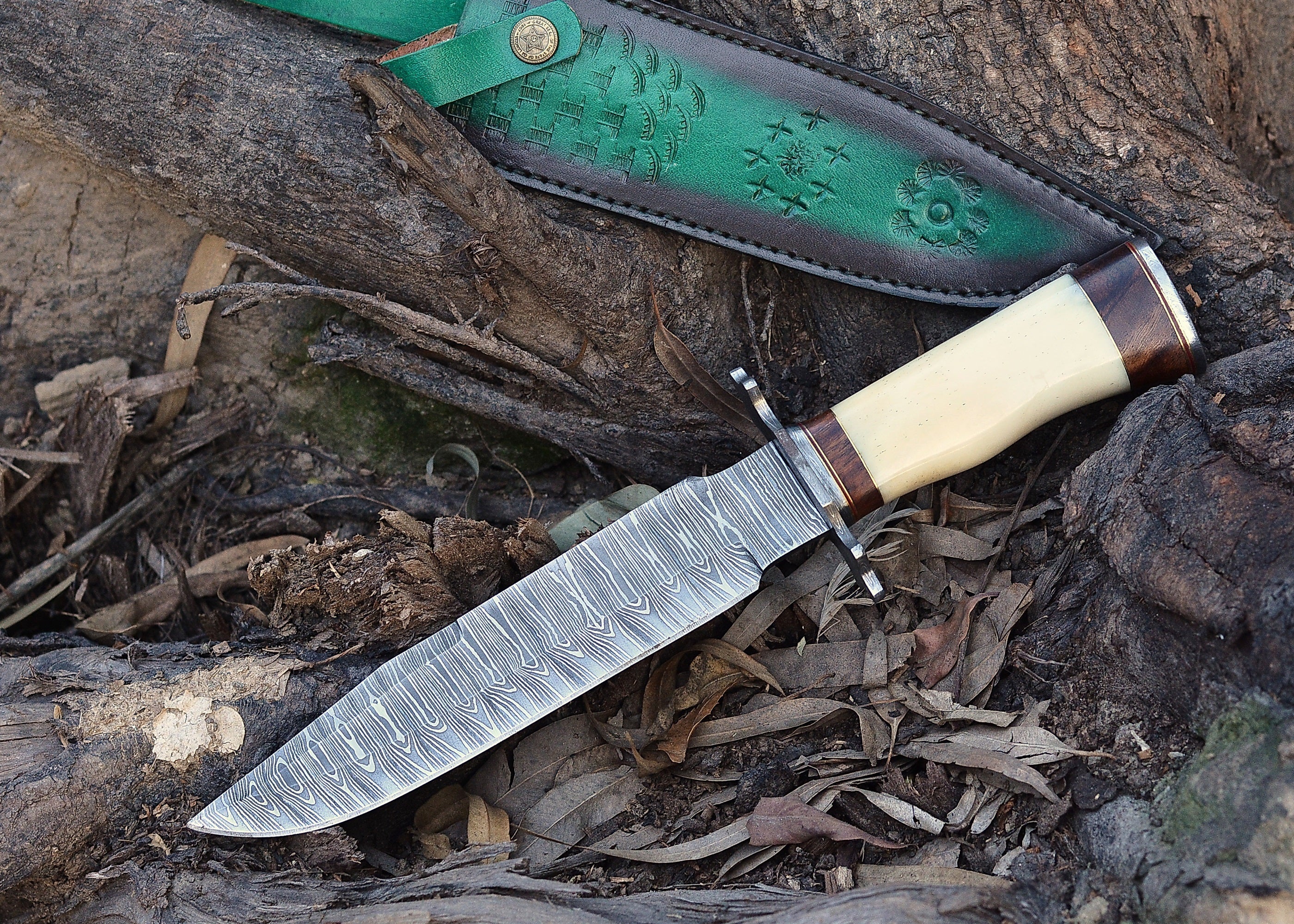 Ivory Trail Damascus Fixed Blade Knife – Layered Damascus Steel with Ivory & Wood Handle {FREE GIFT}