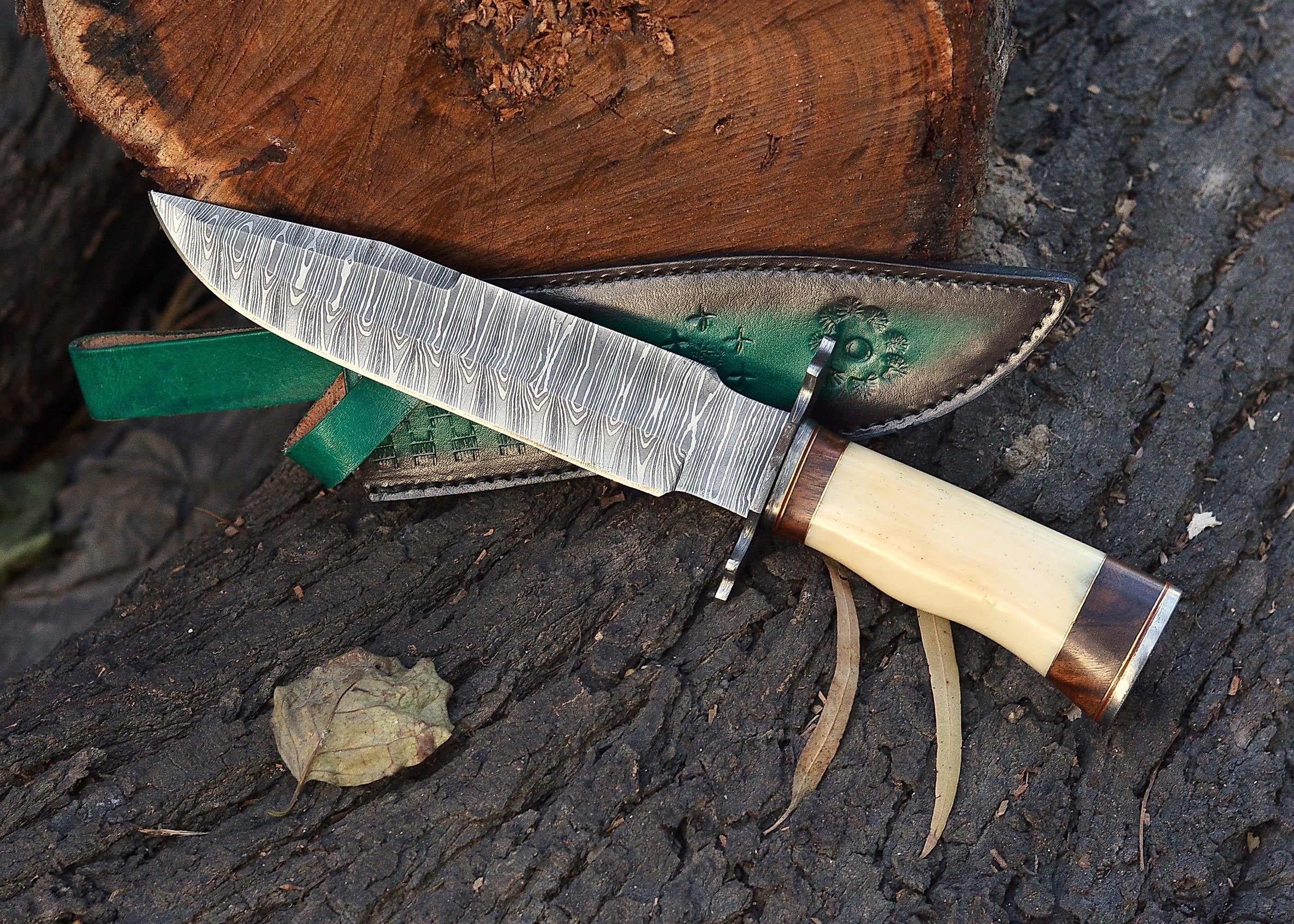 Ivory Trail Damascus Fixed Blade Knife – Layered Damascus Steel with Ivory & Wood Handle {FREE GIFT}
