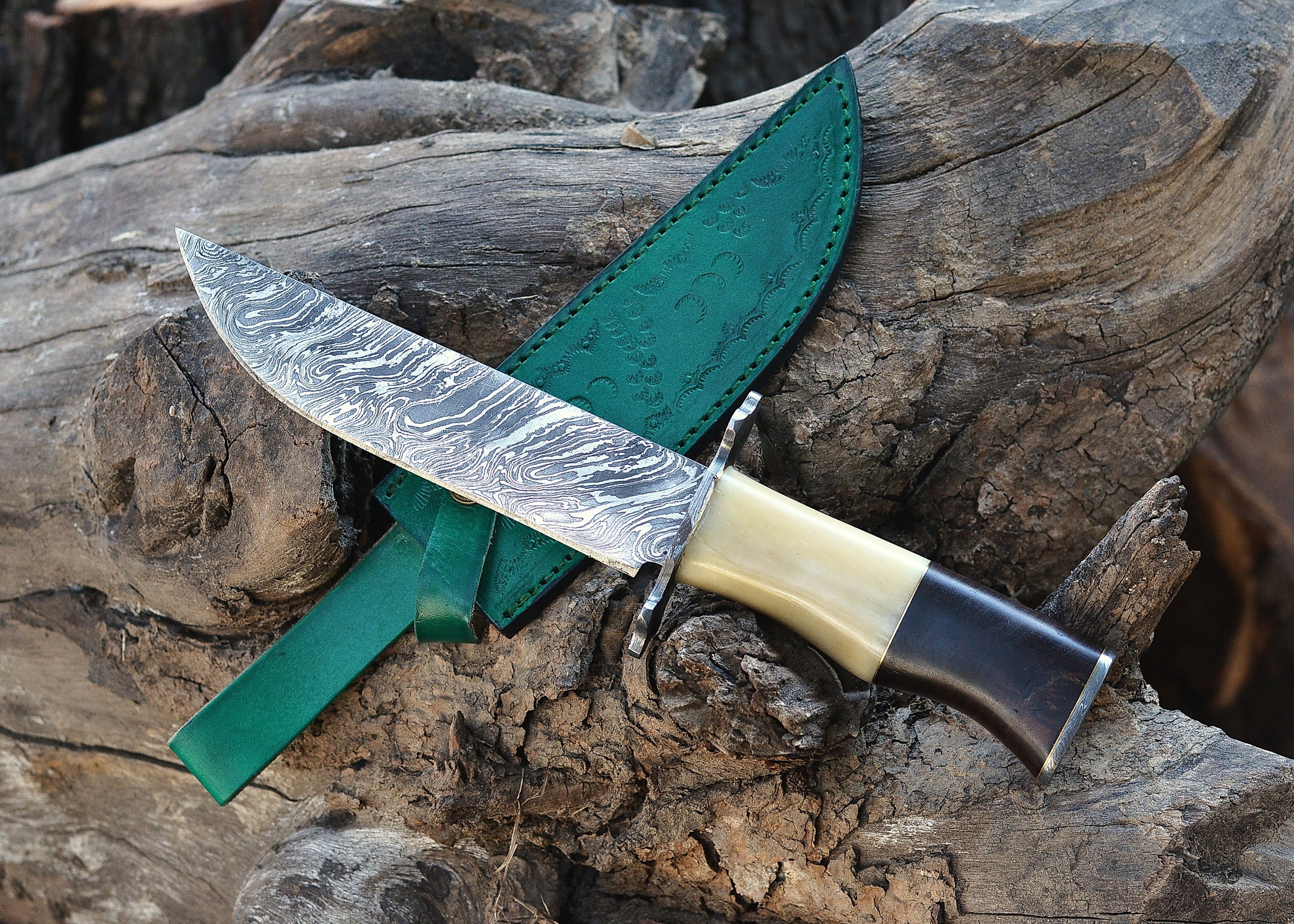 Ivory Crest Damascus Fixed Blade Knife – Flow Pattern Damascus Steel with Ivory Handle & Dark Accent Cap {FREE GIFT}