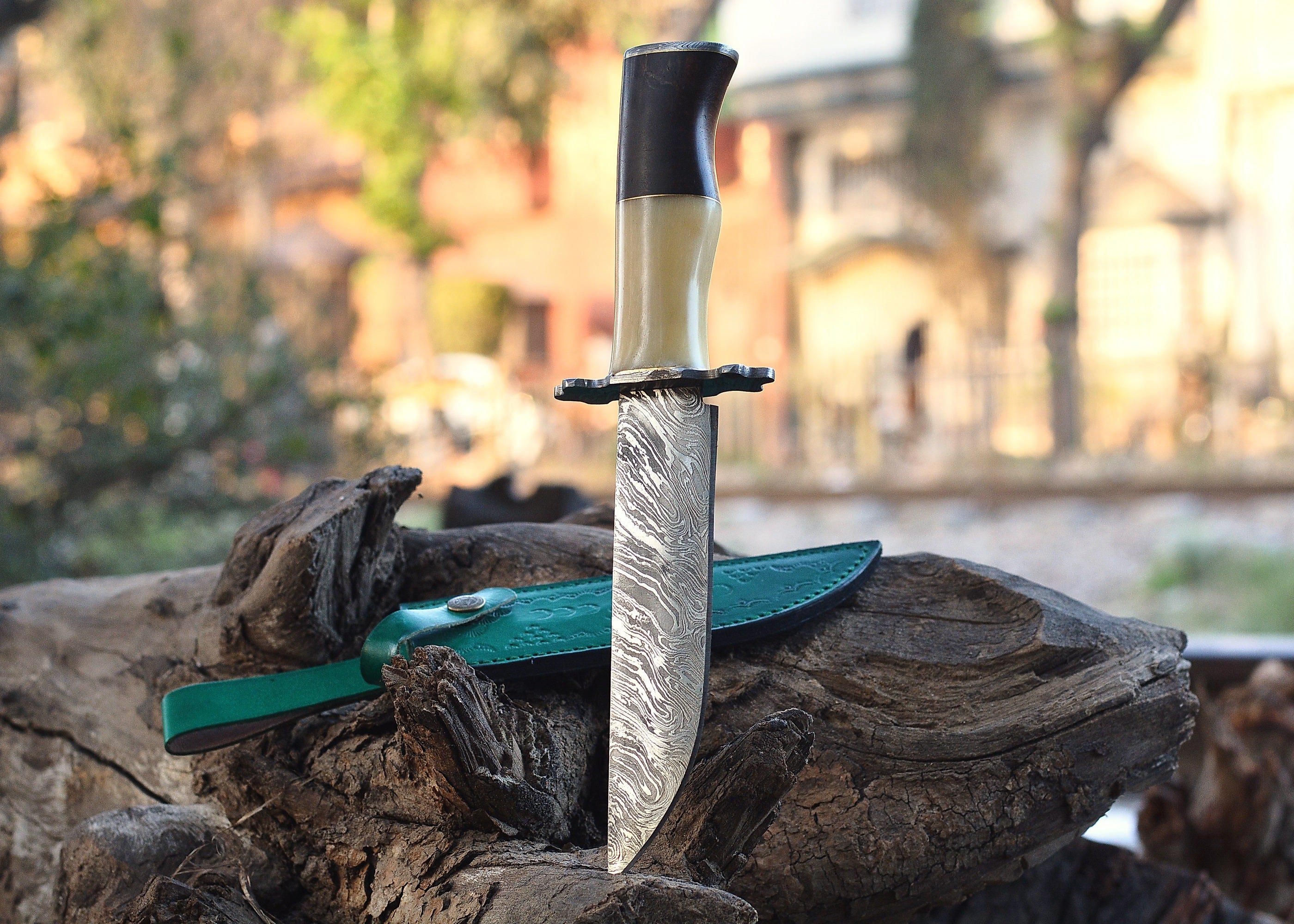 Ivory Crest Damascus Fixed Blade Knife – Flow Pattern Damascus Steel with Ivory Handle & Dark Accent Cap {FREE GIFT}