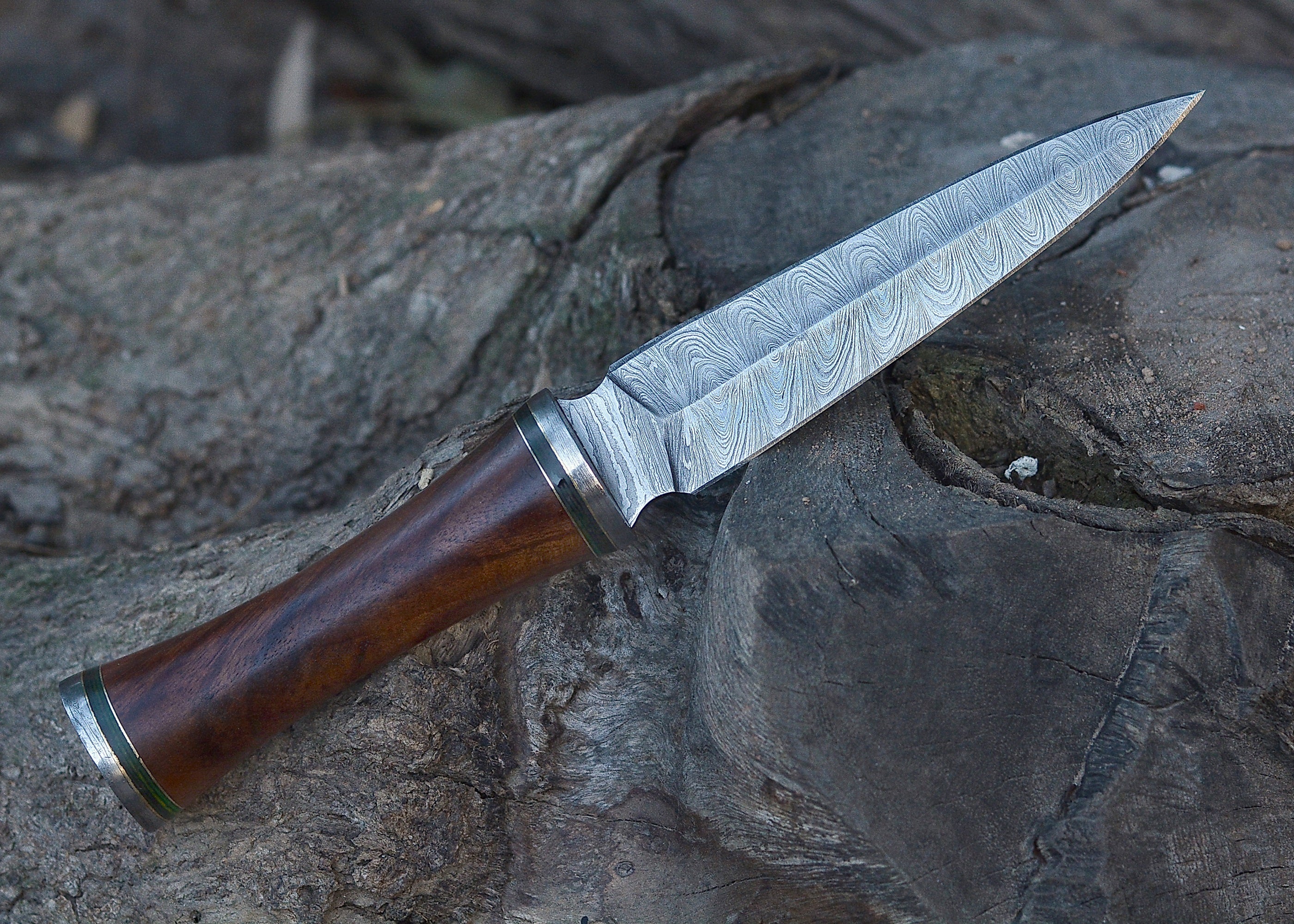 Heritage Point Damascus Fixed Blade Knife – Symmetrical Pattern Steel with Sculpted Hardwood Handle {FREE GIFT}