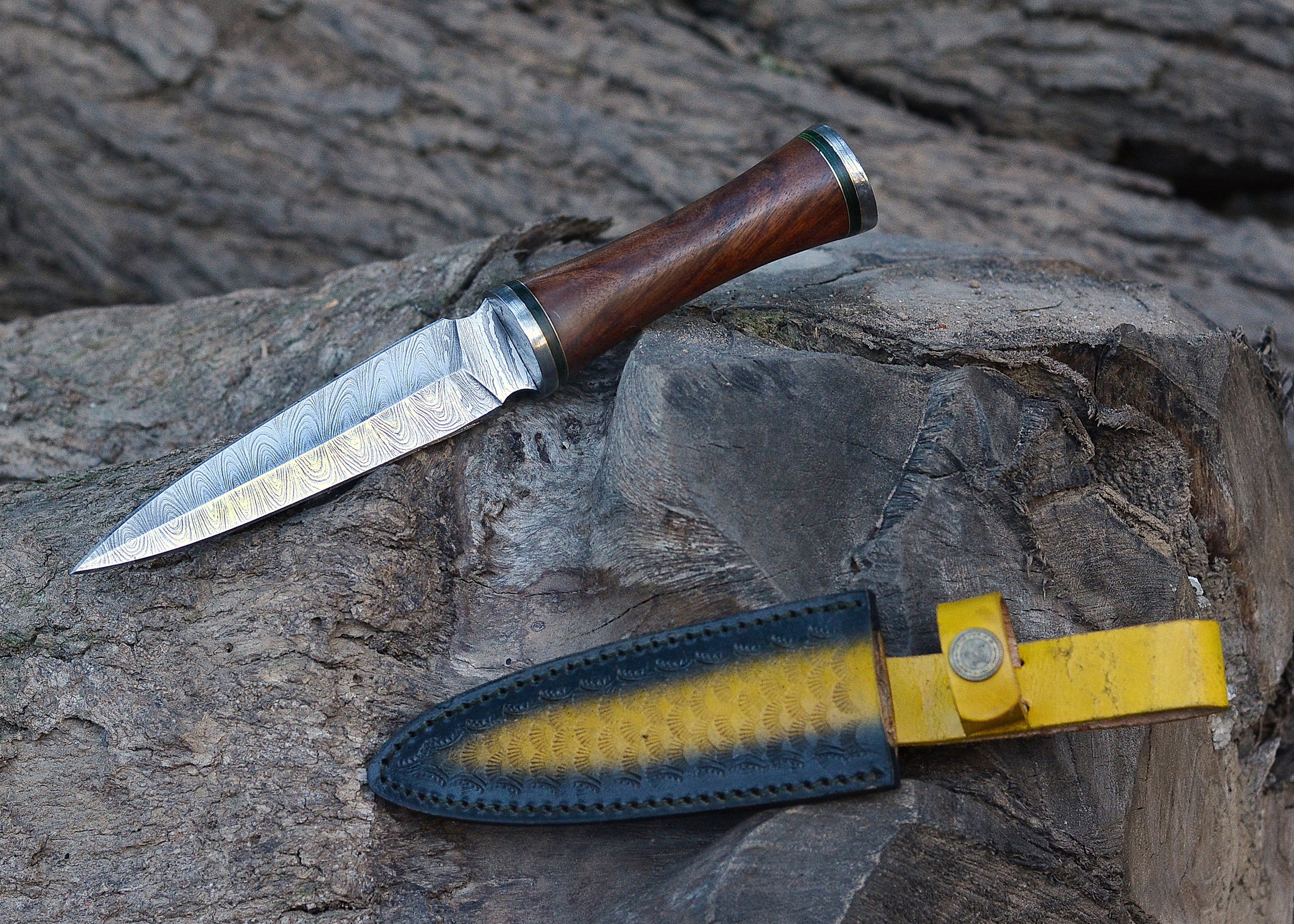 Heritage Point Damascus Fixed Blade Knife – Symmetrical Pattern Steel with Sculpted Hardwood Handle {FREE GIFT}