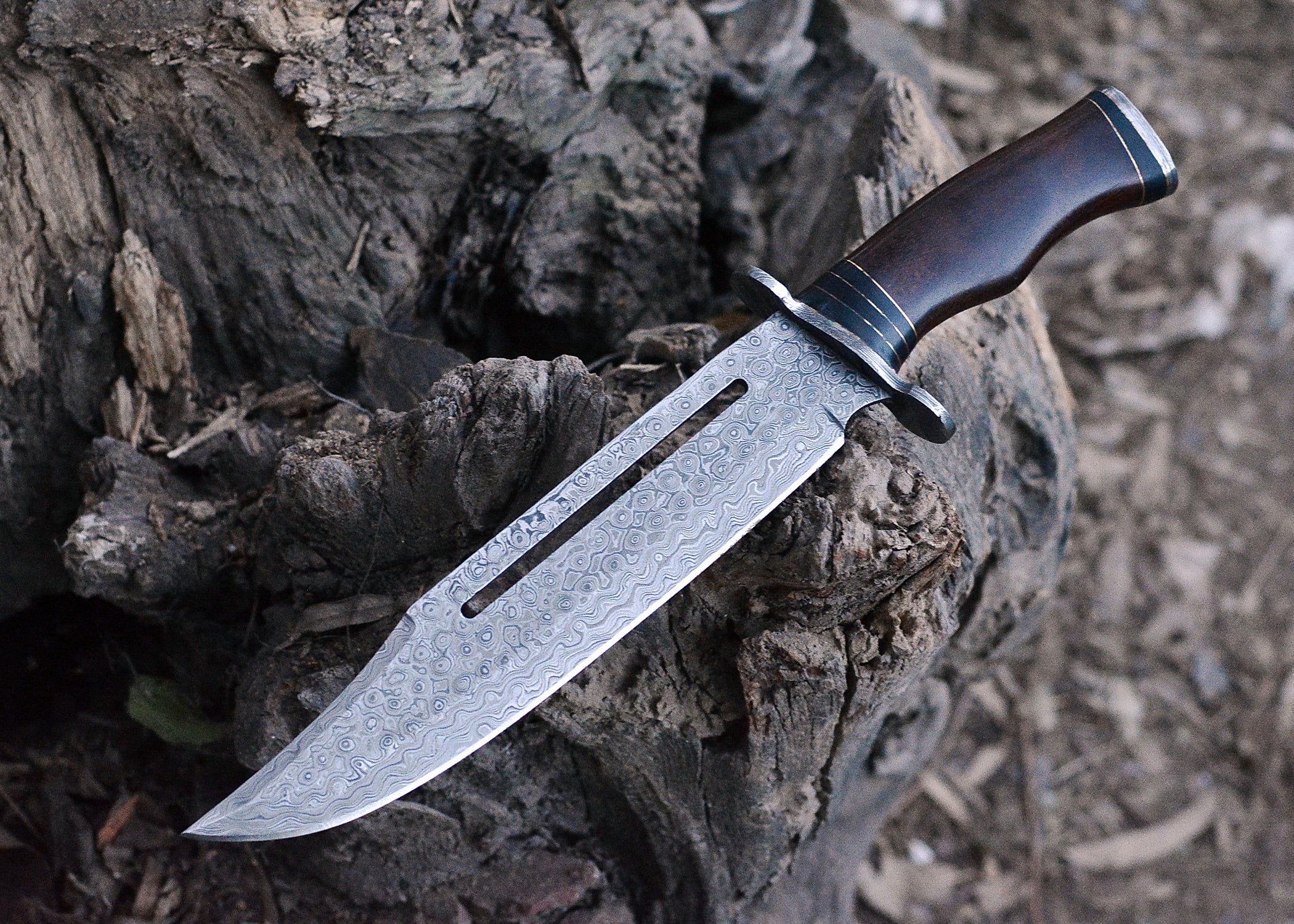 Shadow Pattern Bowie – Damascus Steel Bowie Knife with Deep Fuller & Hardwood Handle {FREE GIFT}