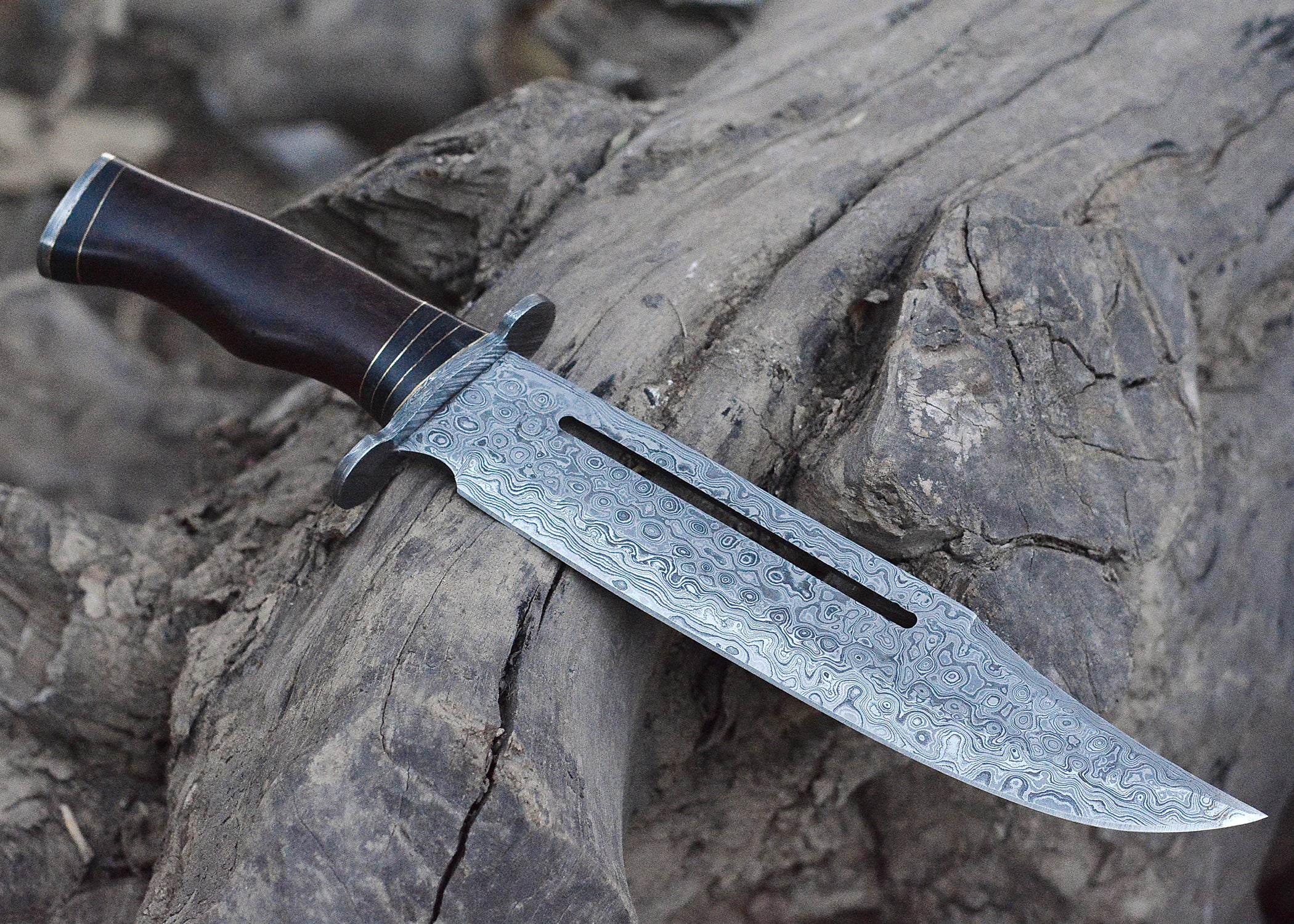 Shadow Pattern Bowie – Damascus Steel Bowie Knife with Deep Fuller & Hardwood Handle {FREE GIFT}