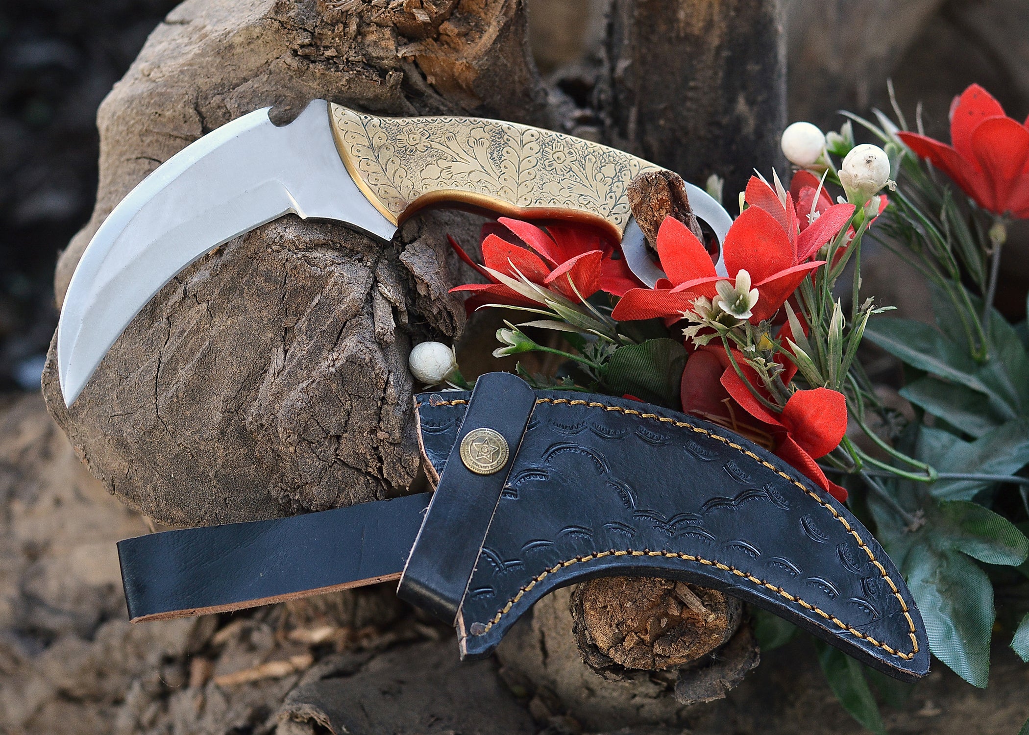 Royal Talon Karambit – Satin Curved Blade with Engraved Golden Handle & Finger Ring Grip {FREE GIFT}