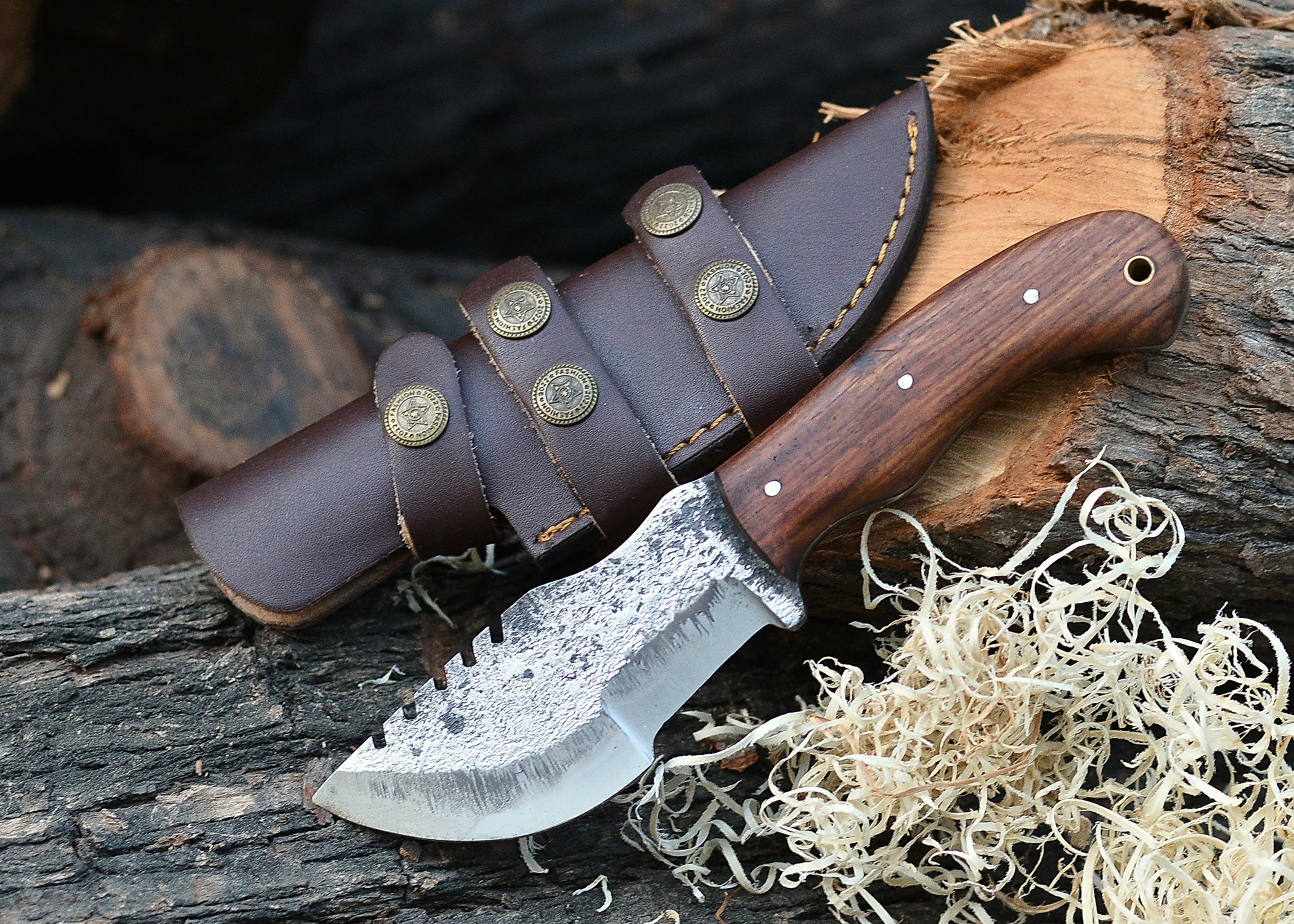 Timber Fang Tracker – Forged Finish Fixed Blade with Walnut Wood Handle & Leather Sheath {FREE GIFT}