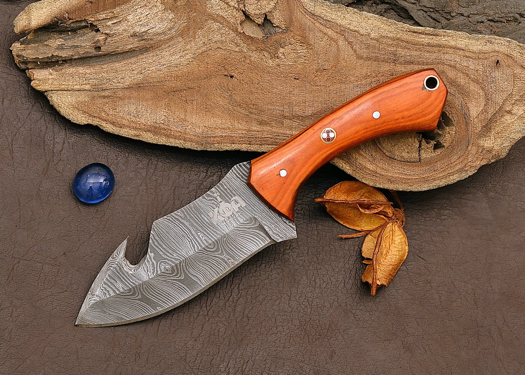 Damascus Steel Skinner Hunting Knife with Gut Hook & Leather Sheath