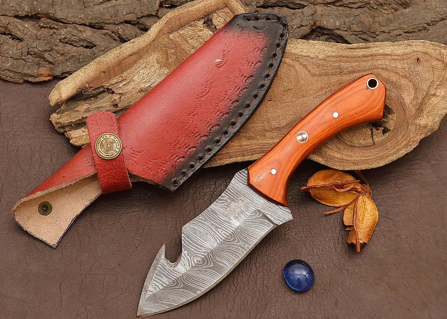 Damascus Steel Skinner Hunting Knife with Gut Hook & Leather Sheath