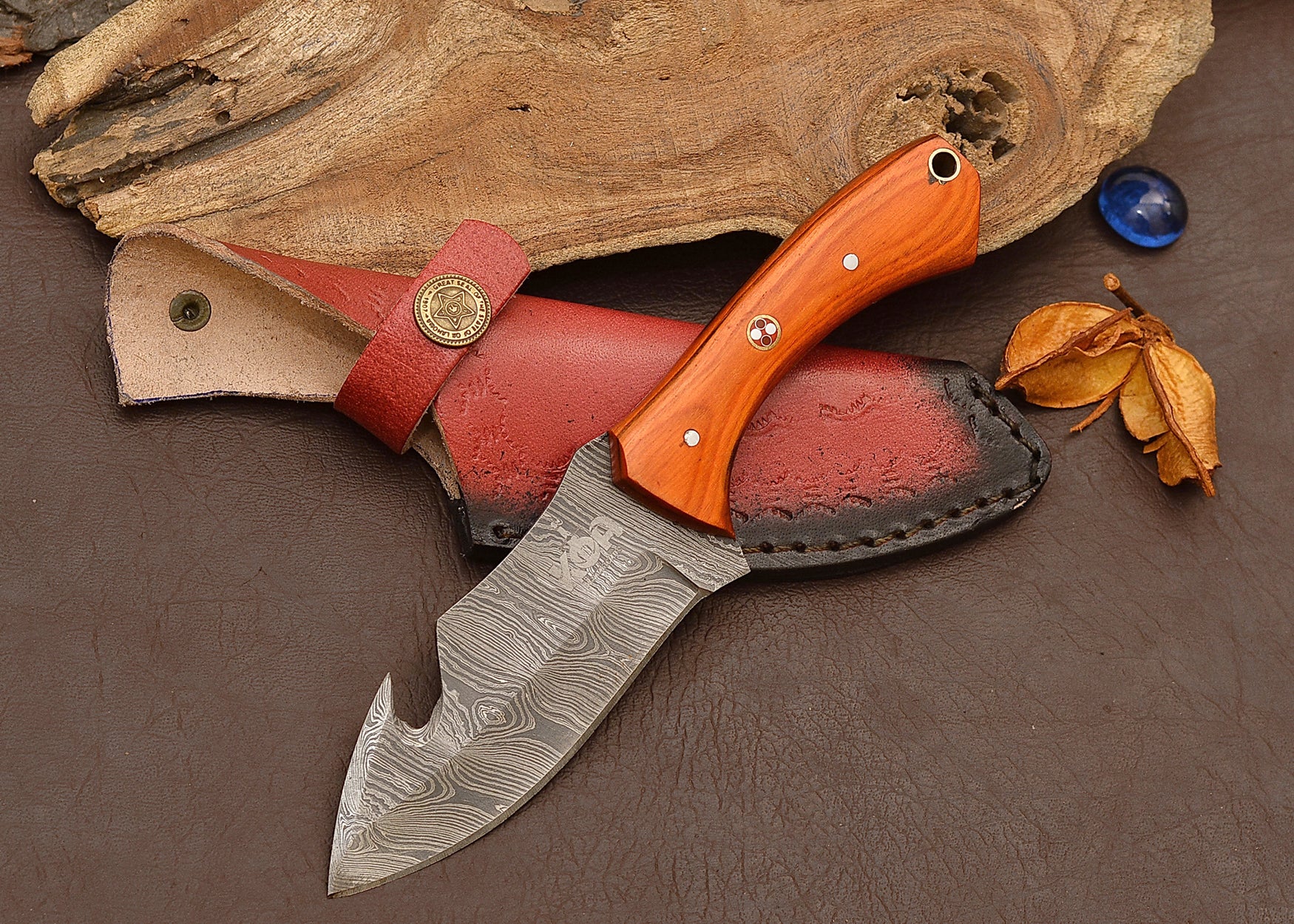 Damascus Steel Skinner Hunting Knife with Gut Hook & Leather Sheath