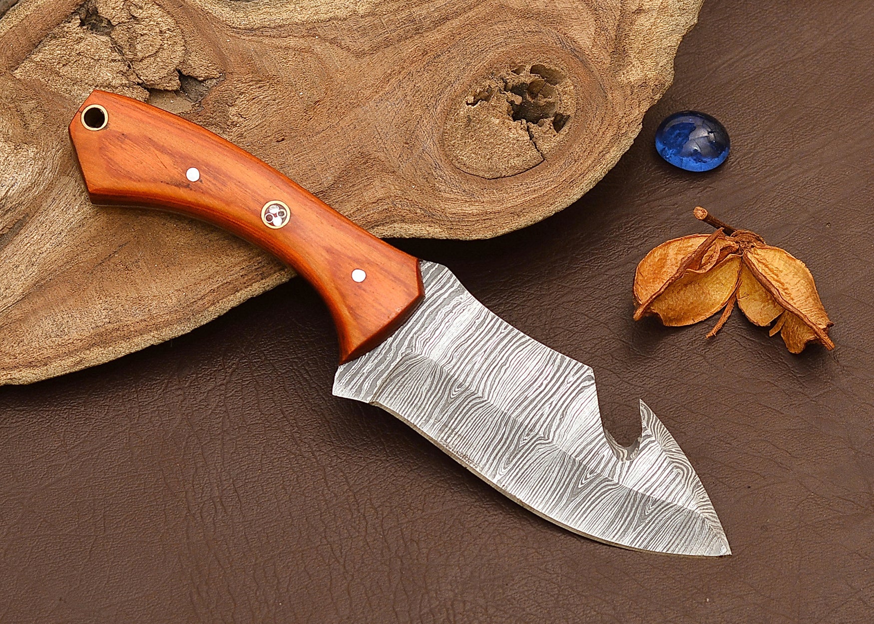 Damascus Steel Skinner Hunting Knife with Gut Hook & Leather Sheath